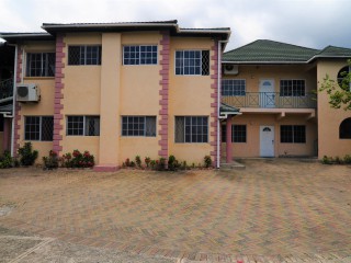 Lawrence Ave, Kingston / St. Andrew, Jamaica - Apartment for Sale
